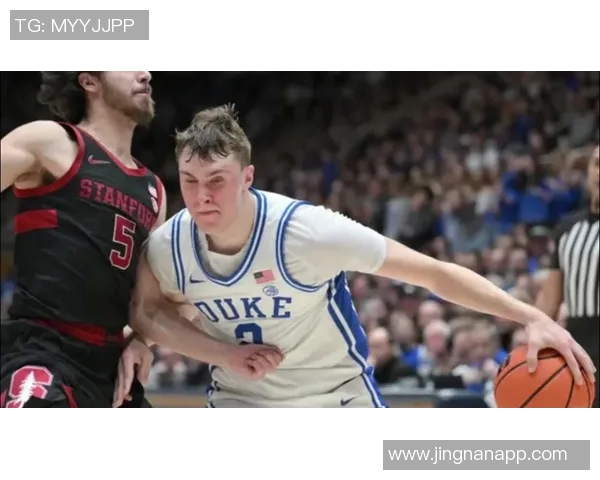 加兰复出展现强大火力半场8中4砍下18分并贡献3助攻罚球全中